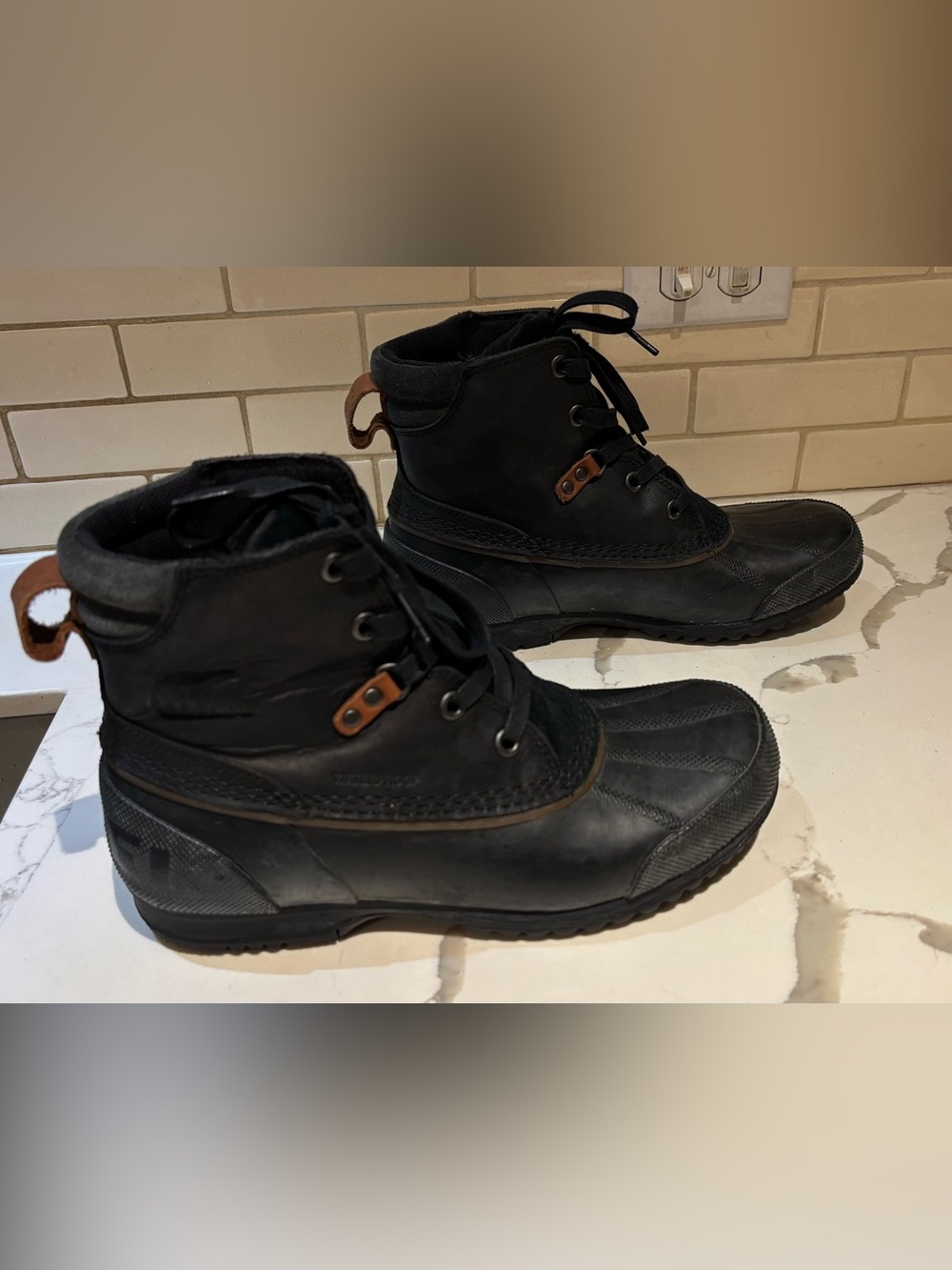 Sorel Ankeny waterproof boots in black full-grain leather & molded rubber size 8